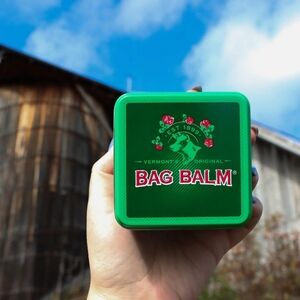 Vermont’s Original Bag Balm, Skin Moisturizer for Dry Skin, Moisturize, 8oz Tin
